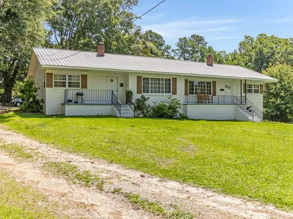 14 Green Acres Dr, Ware Shoals, SC 29692