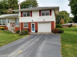 150 Hillcrest Dr, Circleville, OH 43113