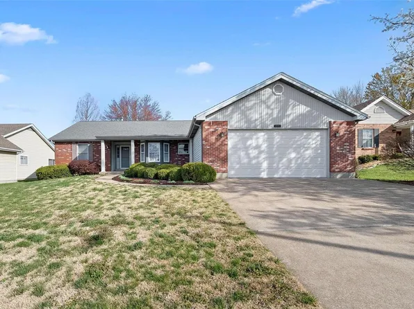 3943 Laux Dr, Bridgeton, MO 63044