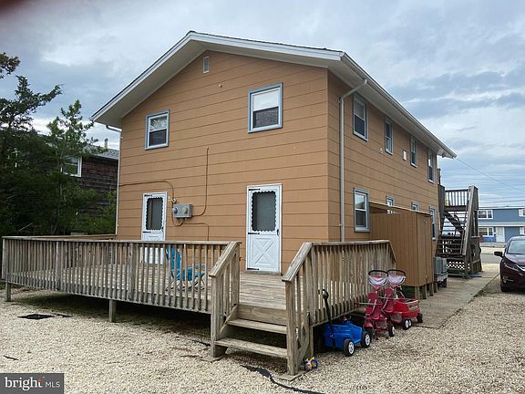 2nd image of 332 N 12th St