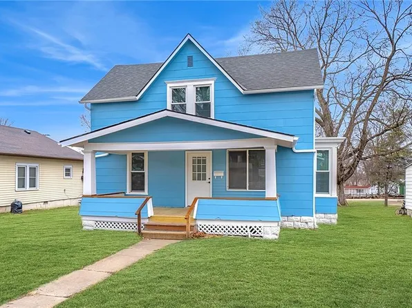 622 W 4th St, Cameron, MO 64429