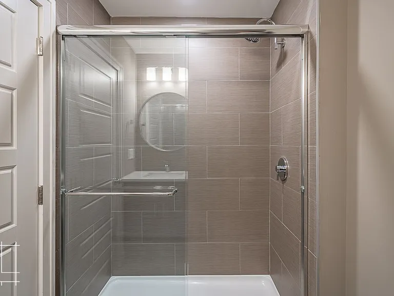 245 King Ave — Photo 37