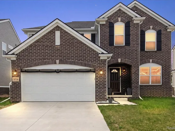 20714 Frisco Dr, Clinton Township, MI 48038