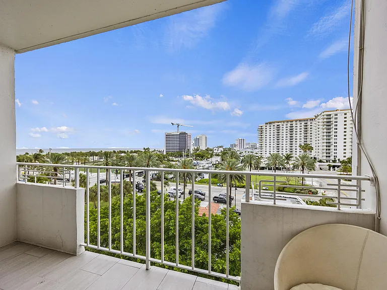 2900 Banyan St #601 — Photo 5