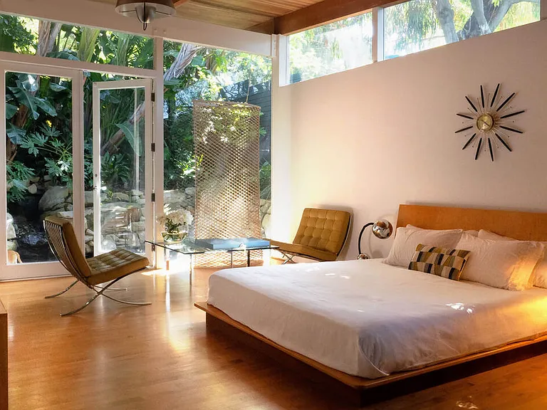 15146 Mulholland Dr — Photo 10