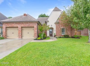 301 Herbsaint Dr, Youngsville, LA 70592