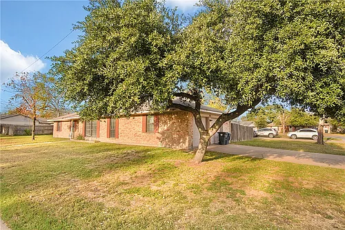 1003 Holik Dr Photo 1