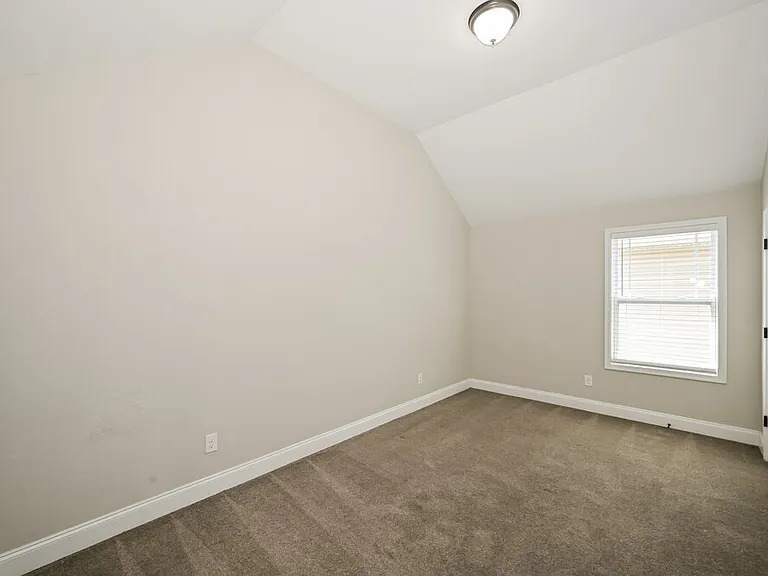 1217 Catawba Way — Photo 12