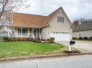 14 Terrace Ridge Dr, Taylors, SC 29687