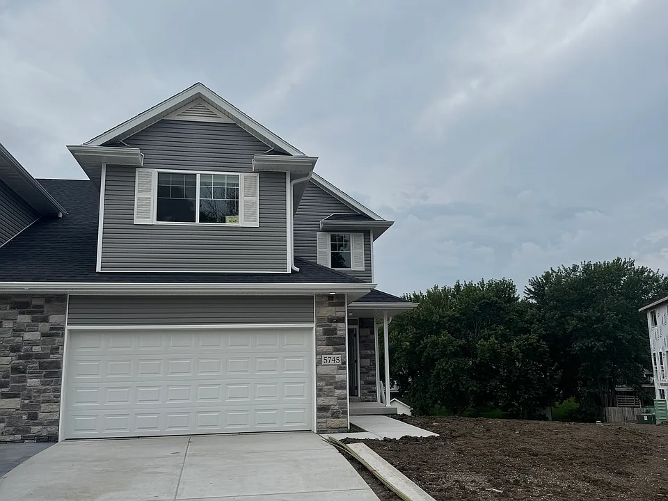 5745 Holstrom Ct