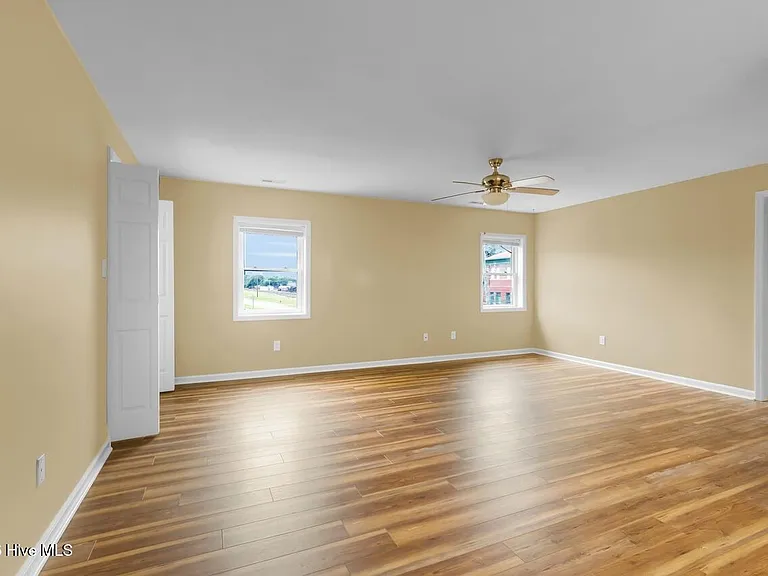 623 Hancock St — Photo 5