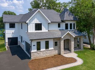 709 Glenwood Ln, Glenview, IL