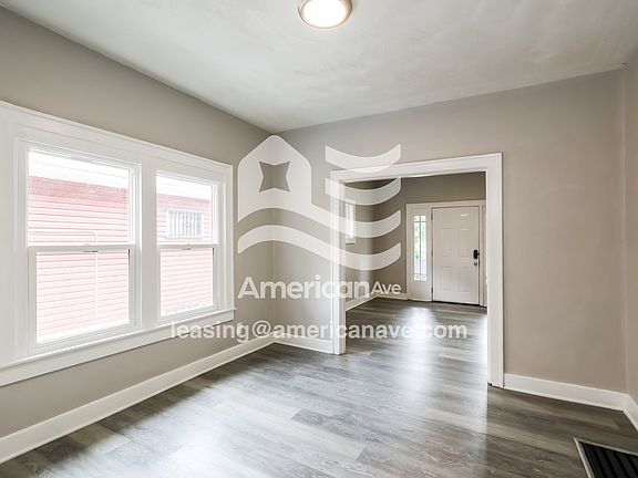 1504428_003_dining_room_4.jpg