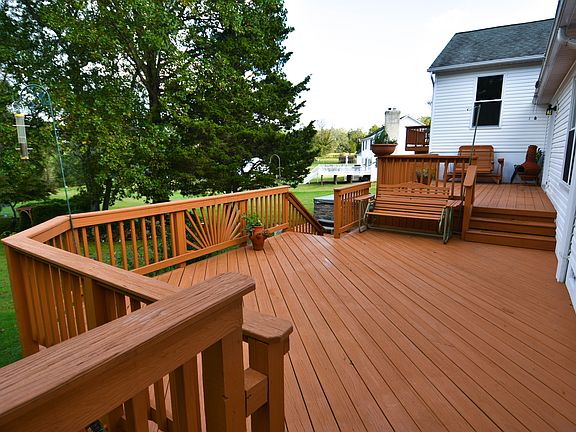 Multi level deck