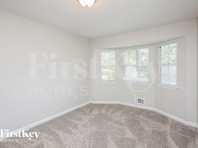 1121 Danube Trl — Photo 15