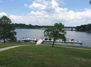 150 Rivers Edge Pl #B, Lexington, NC 27292