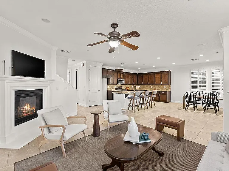 663 Addison Ln — Photo 40