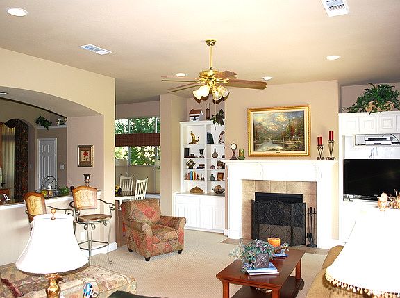 4th image of 382 Pine Valley Dr