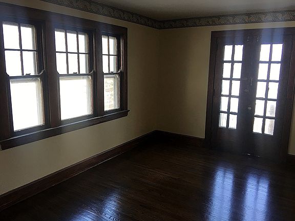 3rd image of 1979 Dalewood Pl APT 4