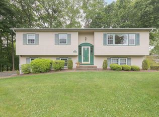 11 Gurran Dr, Stony Pt, NY 10980