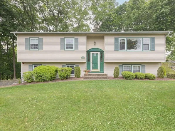 11 Gurran Drive, Stony Point, NY 10980