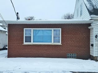 320 Spruce St, Morris, IL 60450