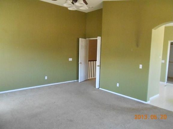 048-542911-bedroom-22393617