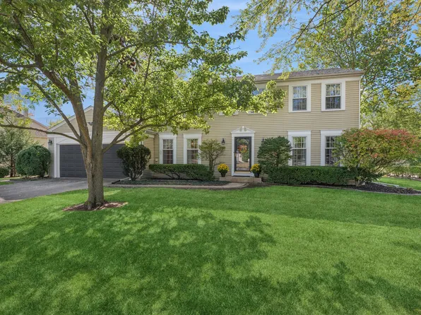 1050 Wellington Ave, Libertyville, IL 60048