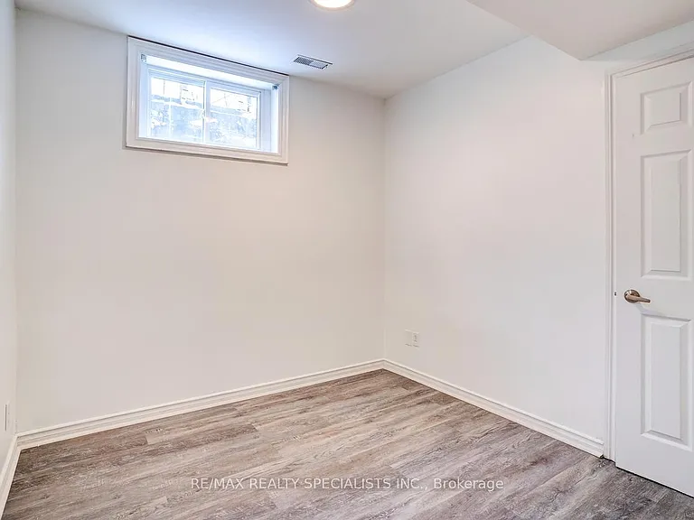 4 Garrow Ave #1 — Photo 17