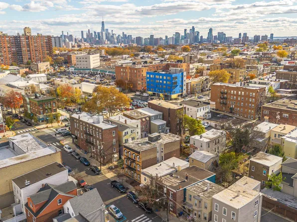 1111 6th Street image 13 of 15