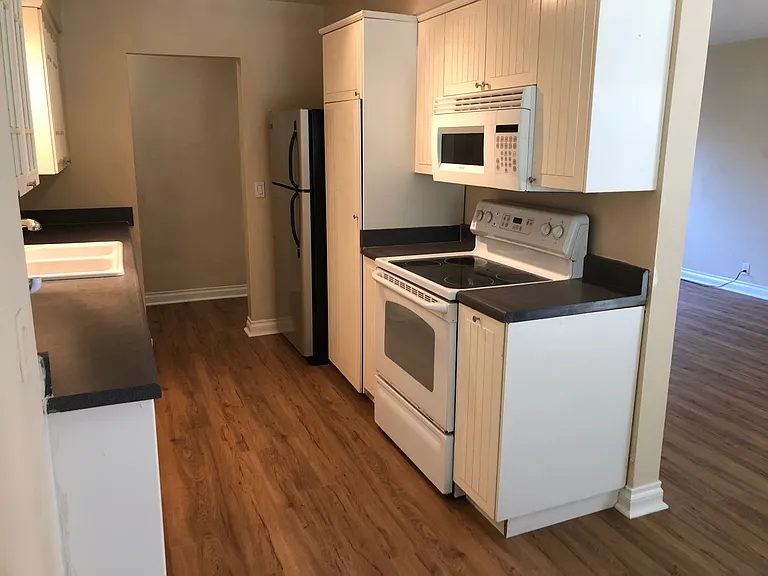 612 Griffith Way #A — Photo 8