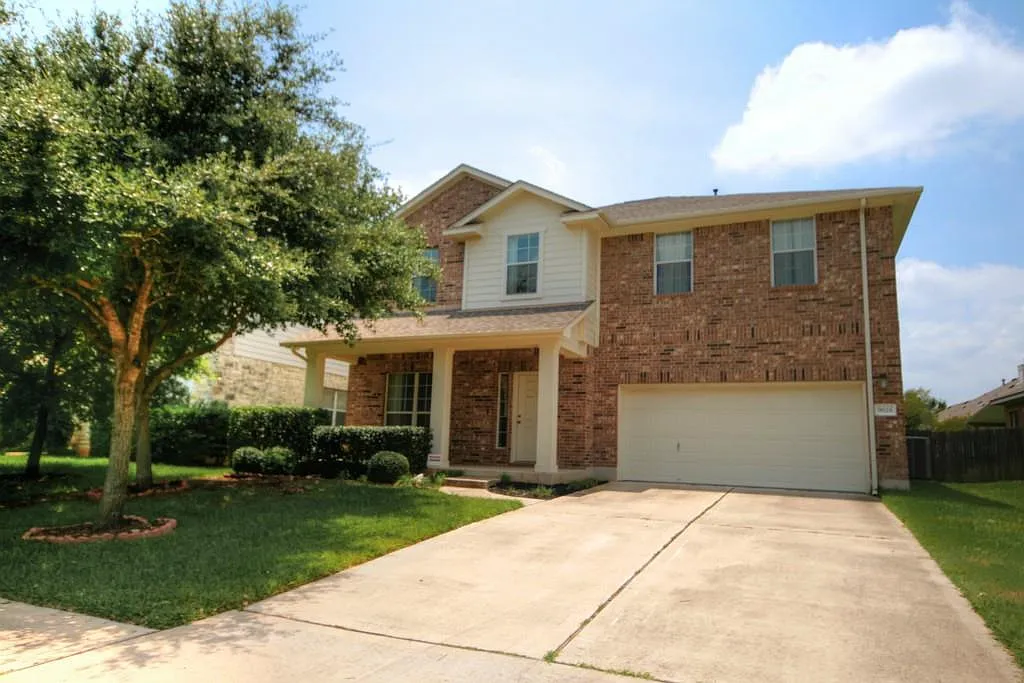 4 bed, 3.5 bath, 2762 sqft, $2,695 — Photo 2