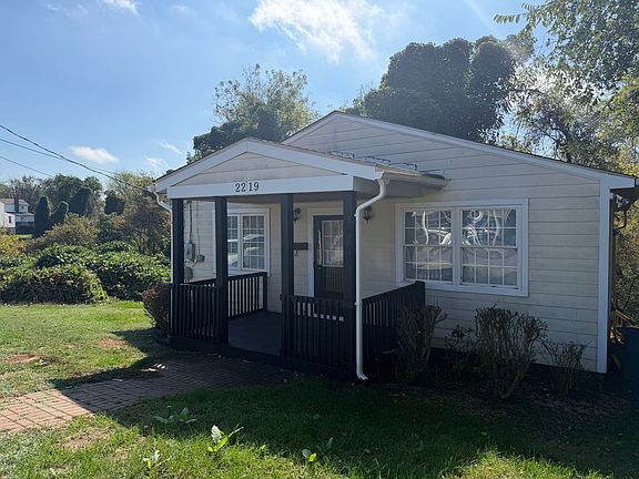 5th image of 2219 Poplar St