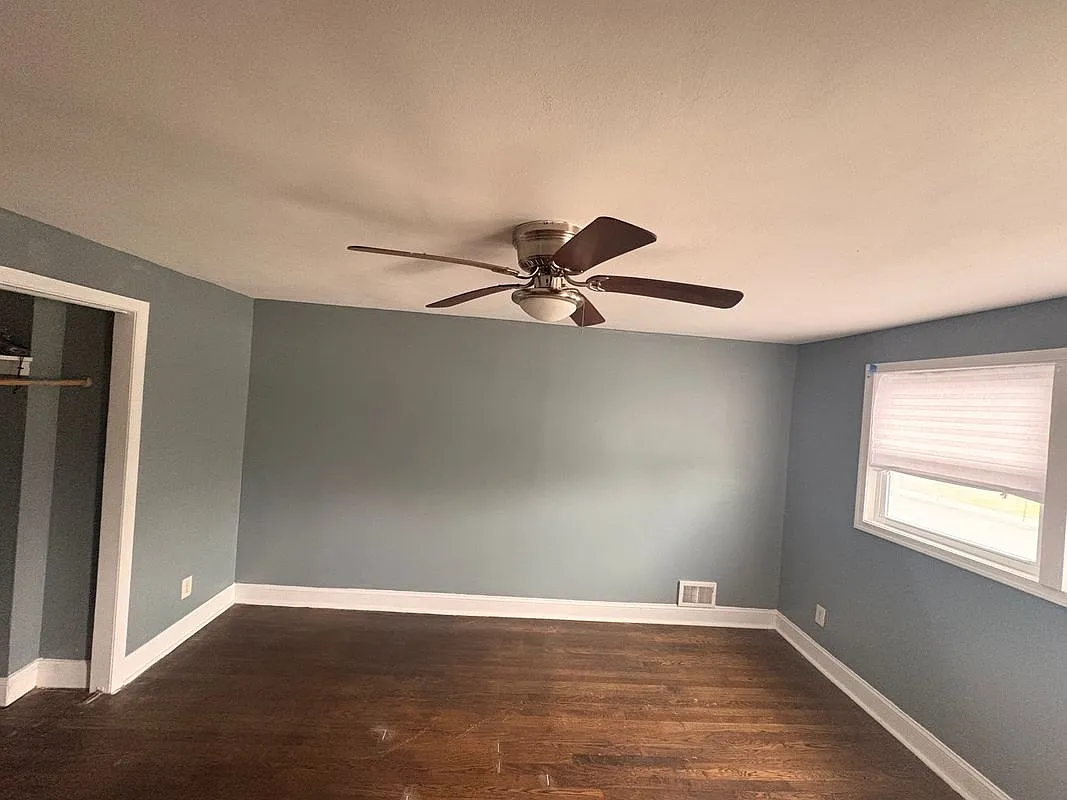 2 bed, 1.0 bath, 744 sqft, $1,200 — Photo 2