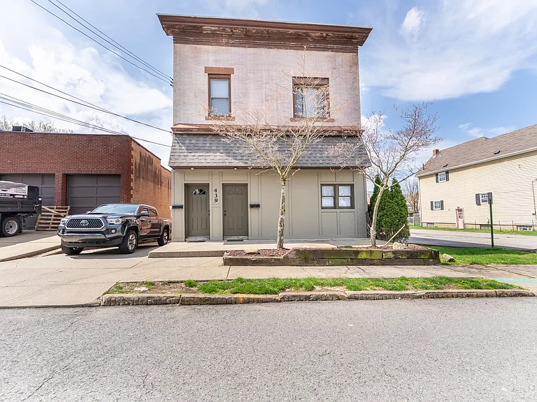 439 Union Ave #2 — Photo 9