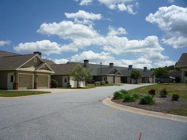 1st image of 362 Summit Dr