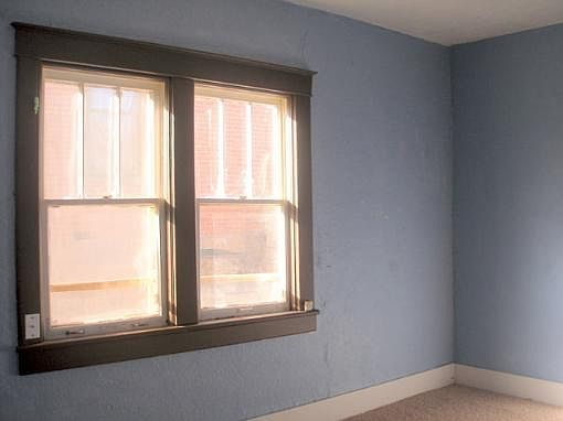 4th image of 705 W 8th St