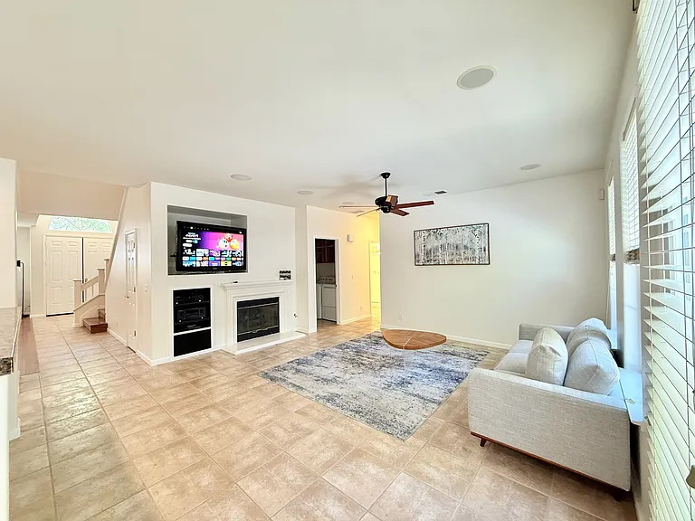 863 Dederick Ct — Photo 21