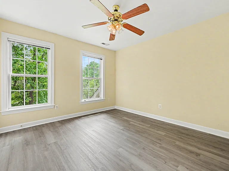 1203 Fairfax Woods Dr — Photo 19