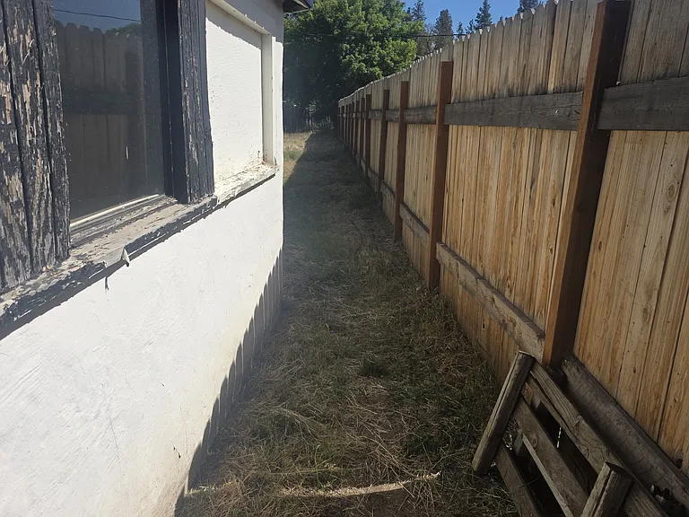 1240 Birch St — Photo 8