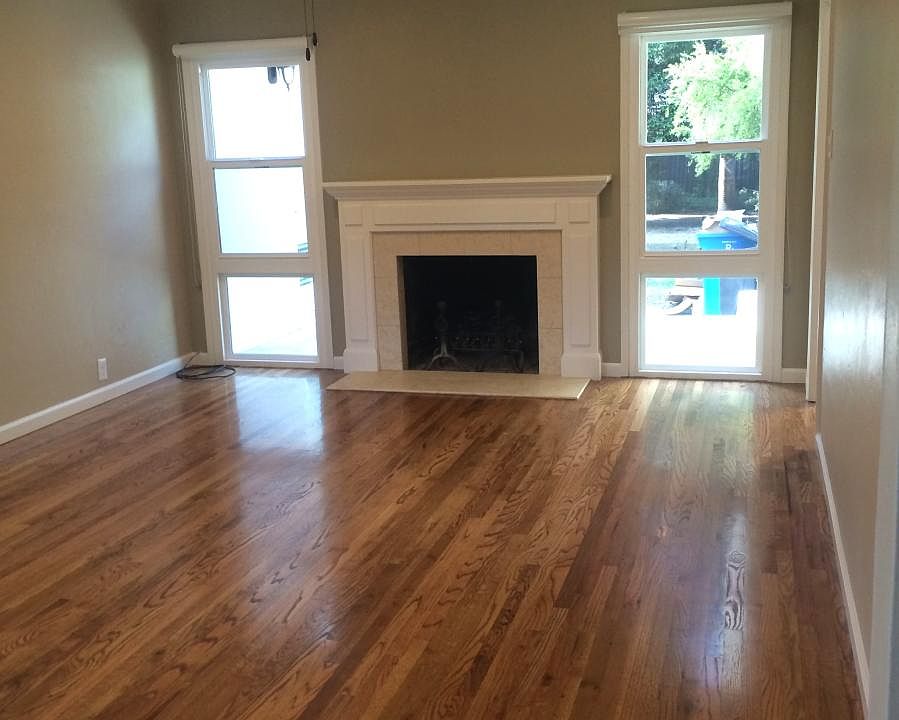living hardwood room floor