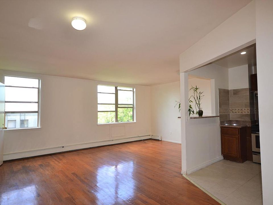 1st image of 1943 Fulton St #3