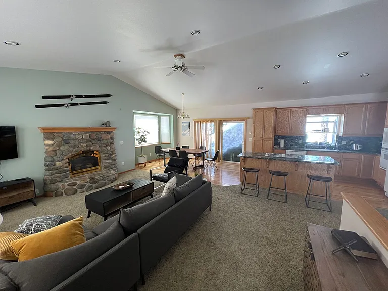 1327 Mount Olympia Cir — Photo 2