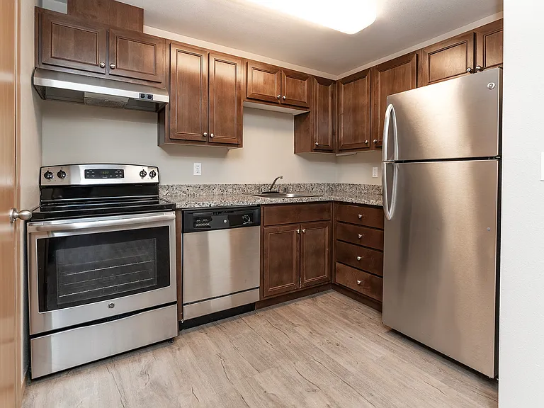 Experience culinary delight in this stylish kitchen with top-notch amenities. Experience culinary delight in this stylish kitchen with top-notch amenities.
