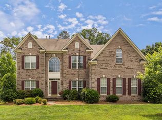 1112 Yarrow St, Matthews, NC 28104