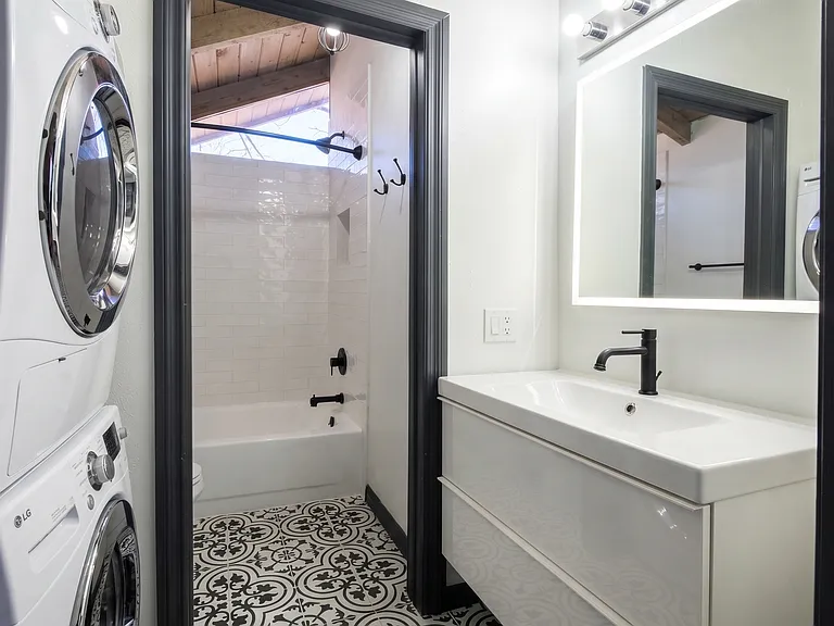 1934 Pine St #4 — Photo 7