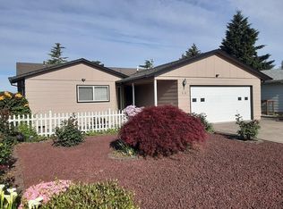 519 S Cascade Dr, Woodburn, OR