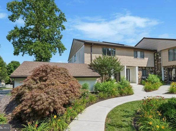 1 Eagleview Dr, Newtown Square, PA 19073