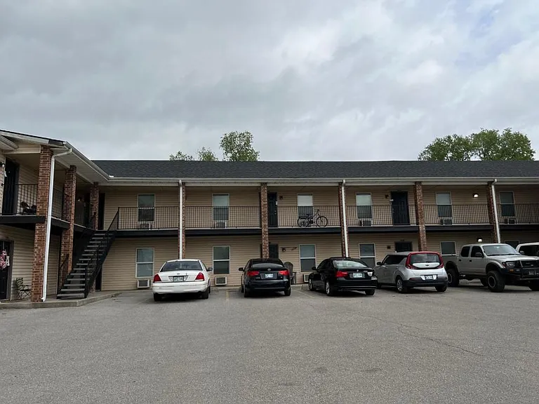 2315 SW H Ave — Photo 3