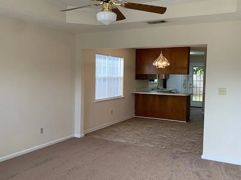 3004 Kensington Ln — Photo 2